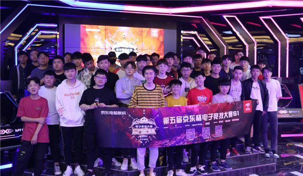 了运动员从 了运动员从